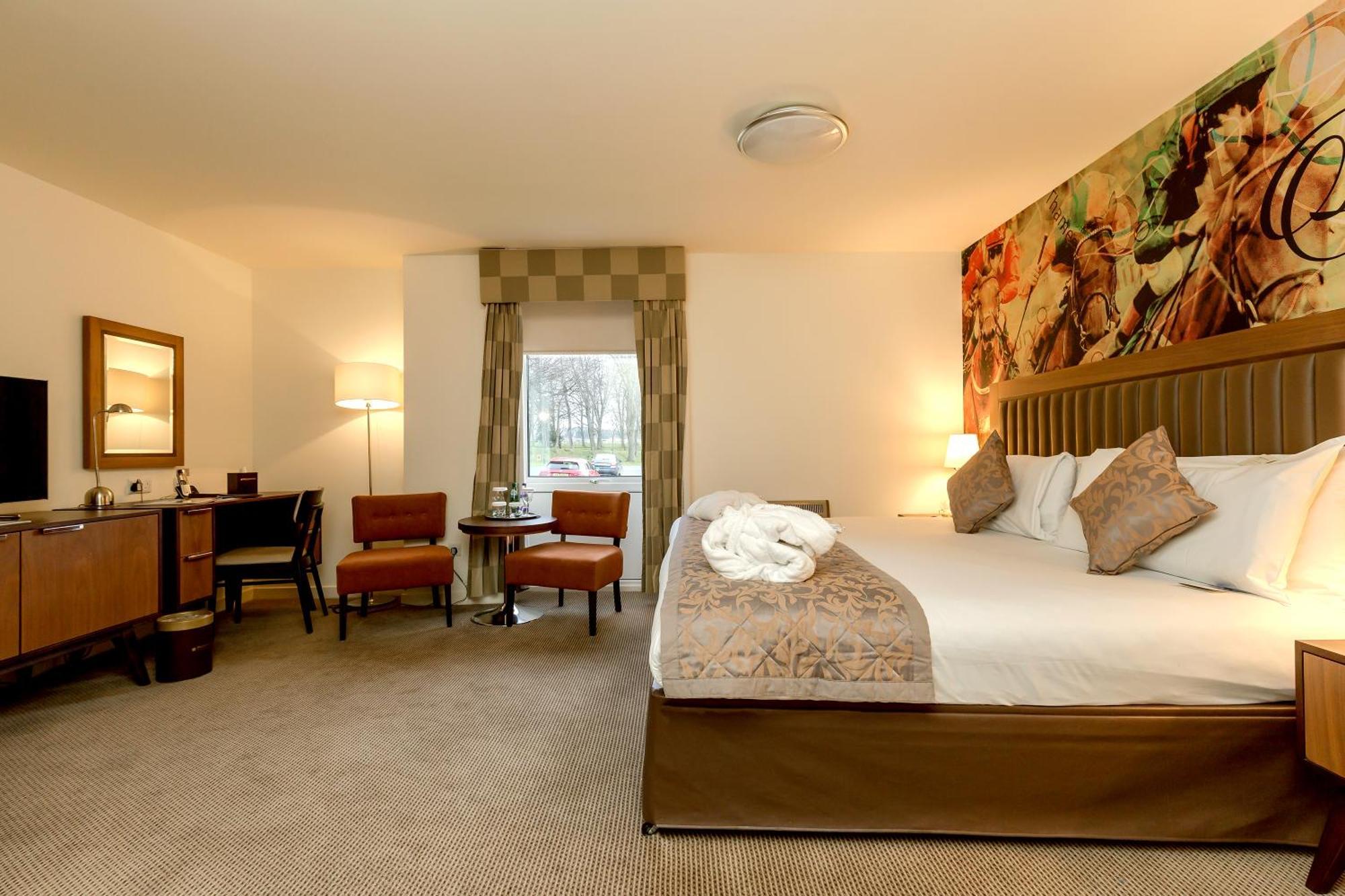 Western House Hotel At Ayr Racecourse Bagian luar foto