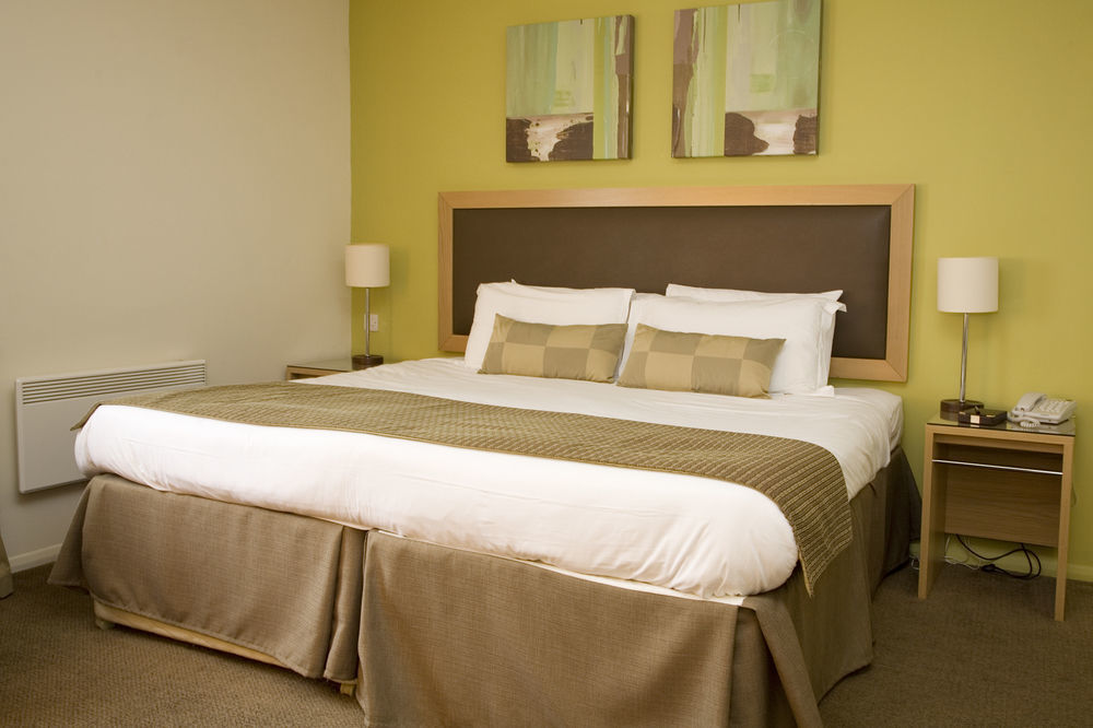 Western House Hotel At Ayr Racecourse Bagian luar foto