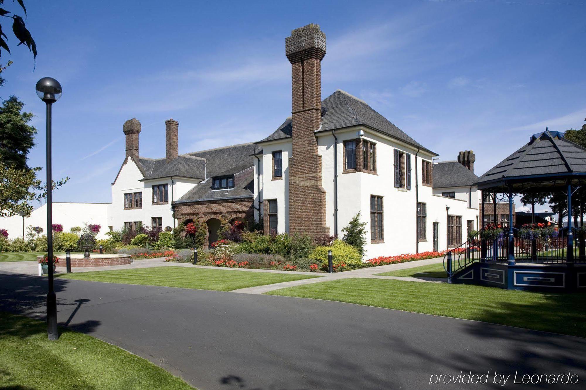 Western House Hotel At Ayr Racecourse Bagian luar foto
