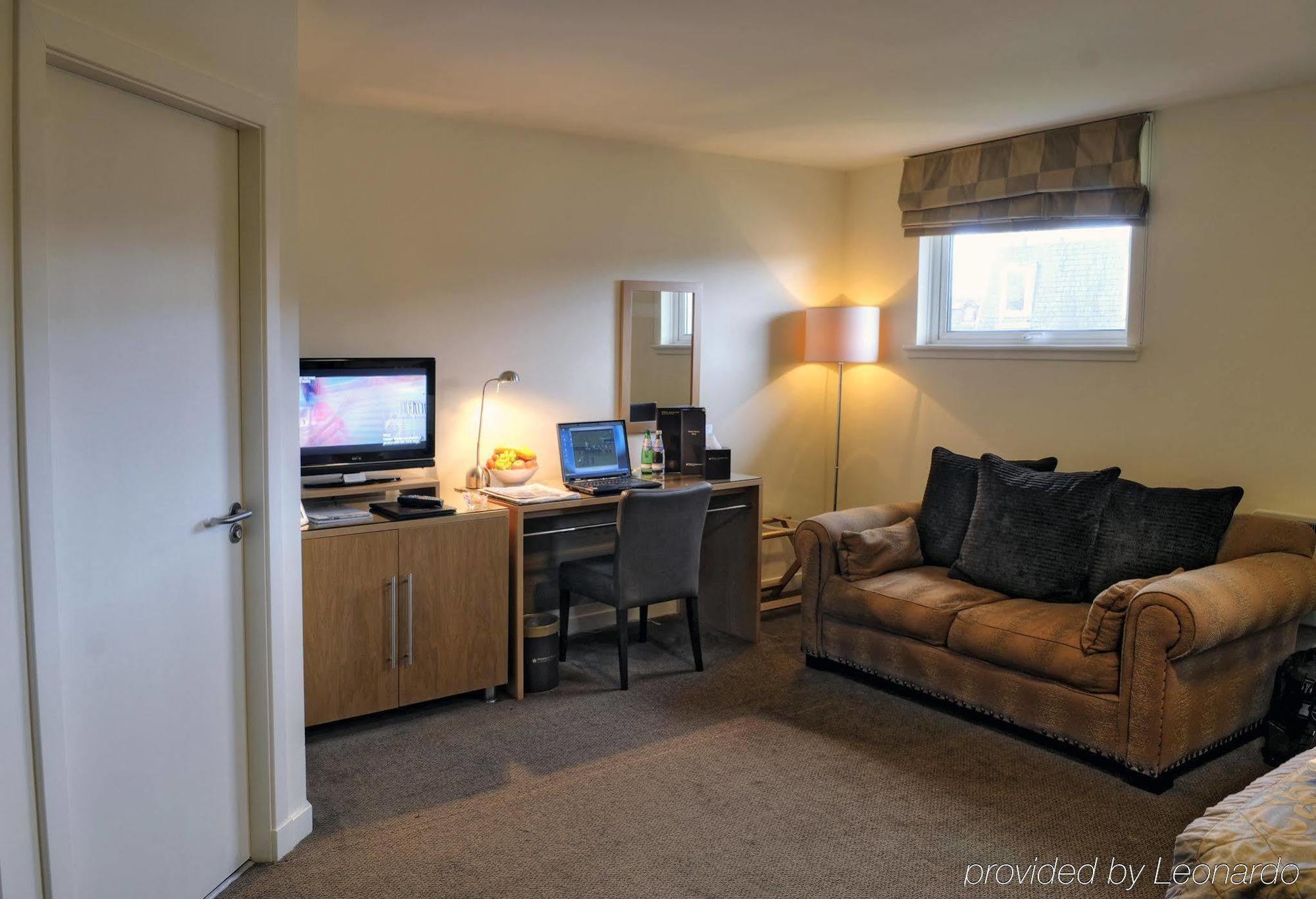 Western House Hotel At Ayr Racecourse Bagian luar foto